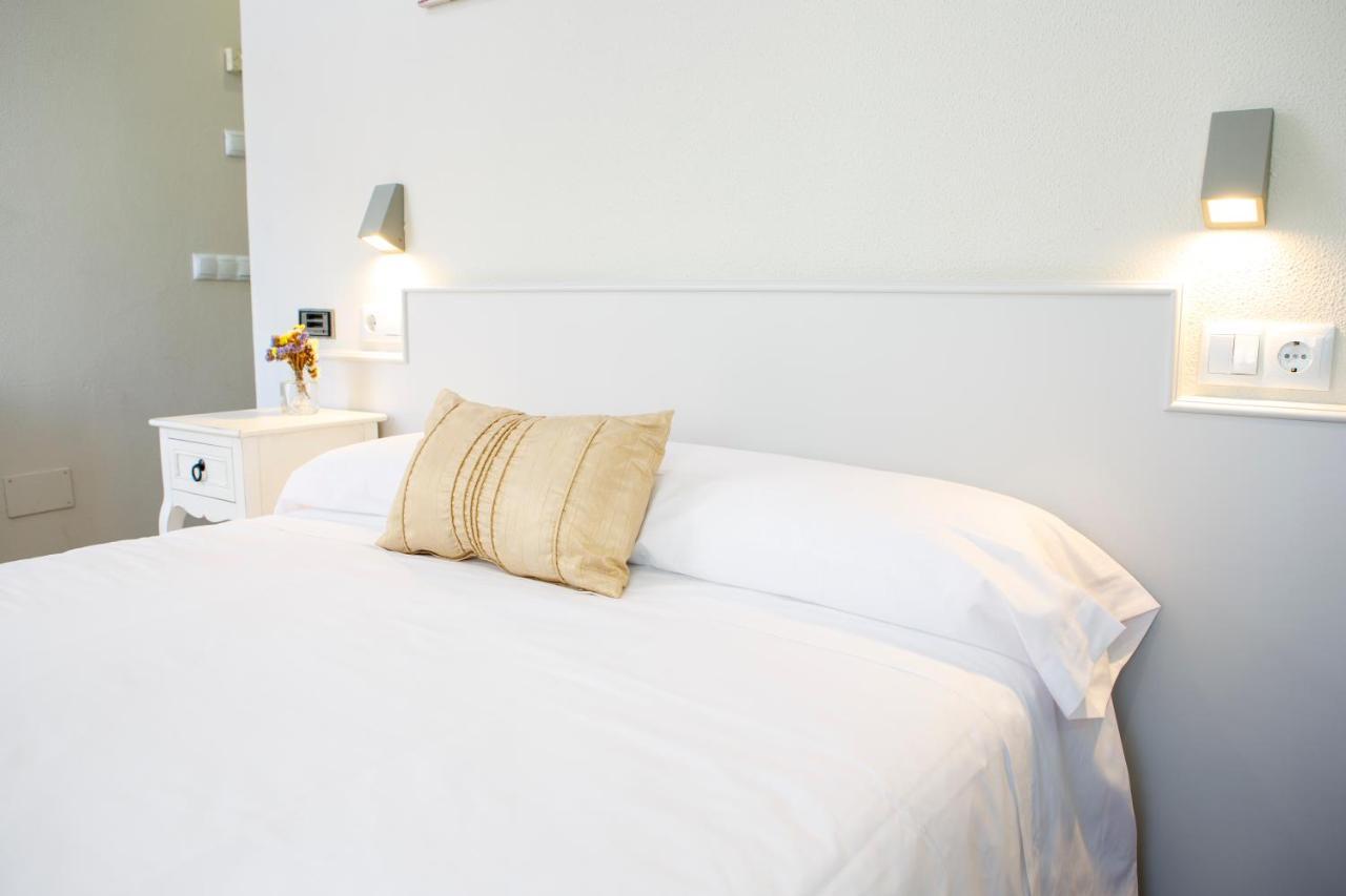 Hostal Costa Coruna Bagian luar foto