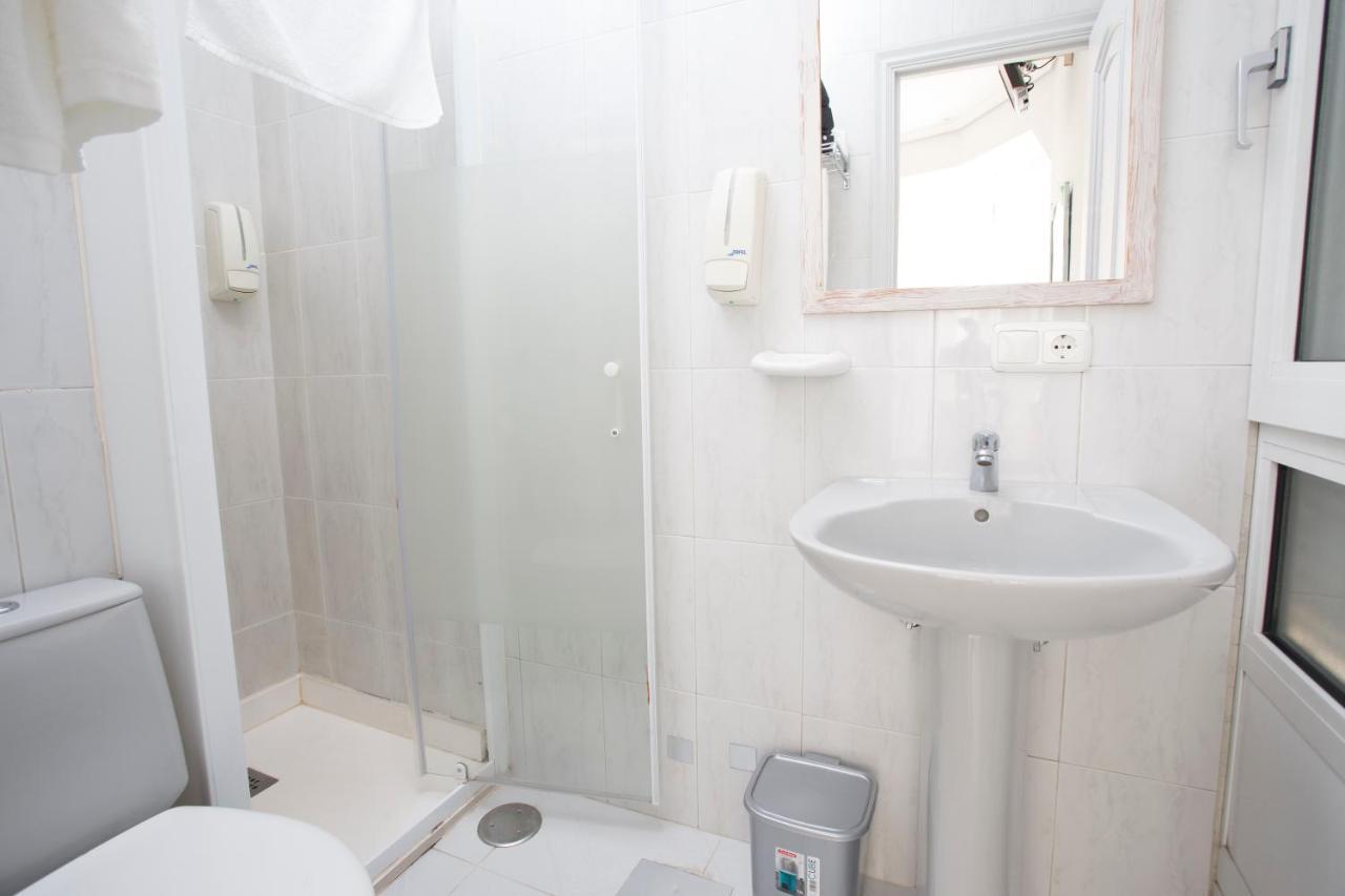 Hostal Costa Coruna Bagian luar foto