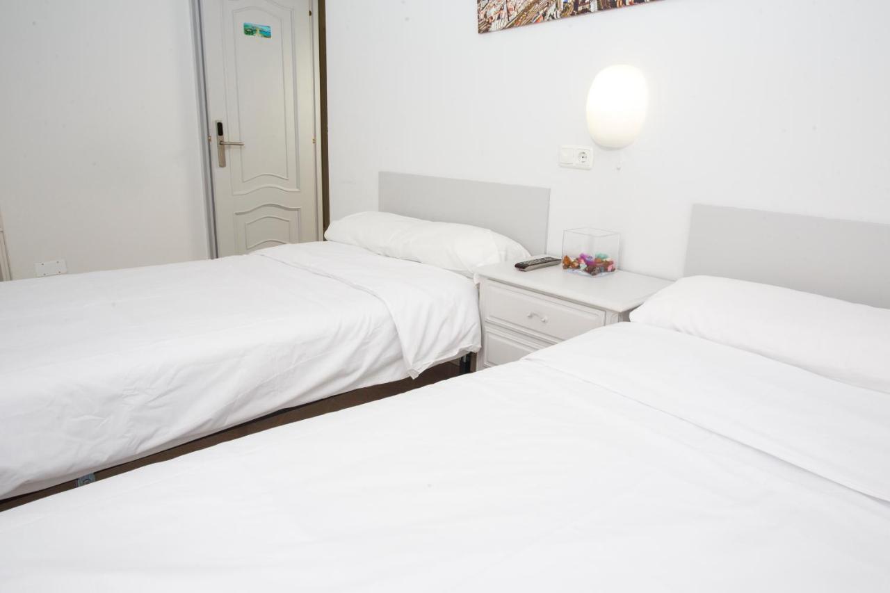 Hostal Costa Coruna Bagian luar foto