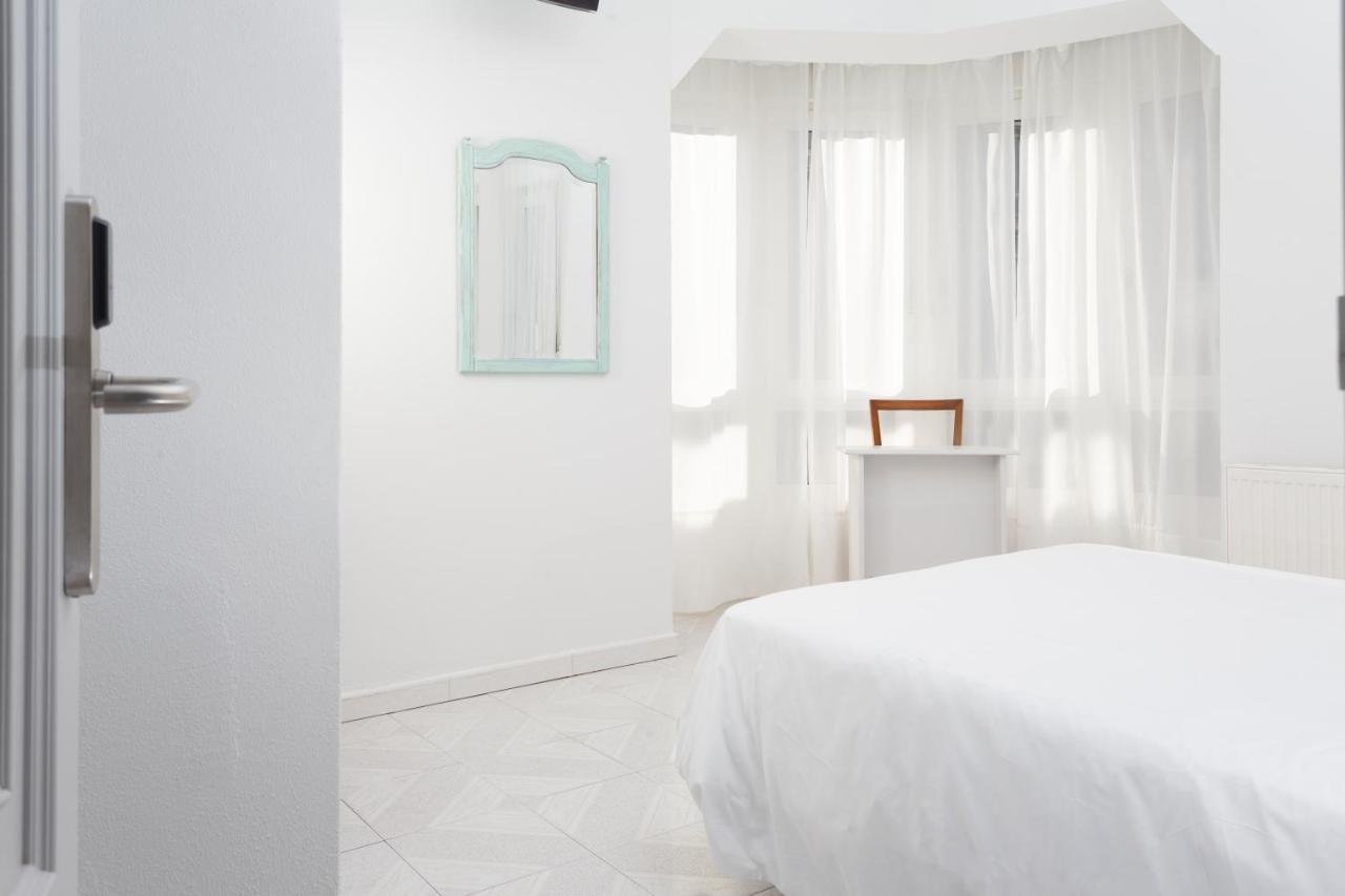 Hostal Costa Coruna Bagian luar foto